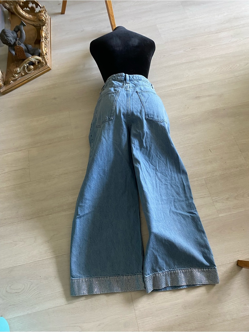 High-Rise Wide-Leg Light Blue Denim Jeans with Turn-Up Hem